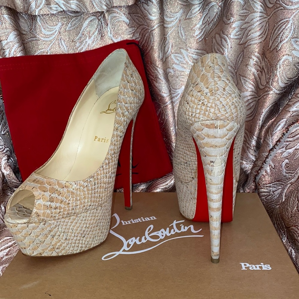 Worn once Christian Louboutin Jamie heels size 40